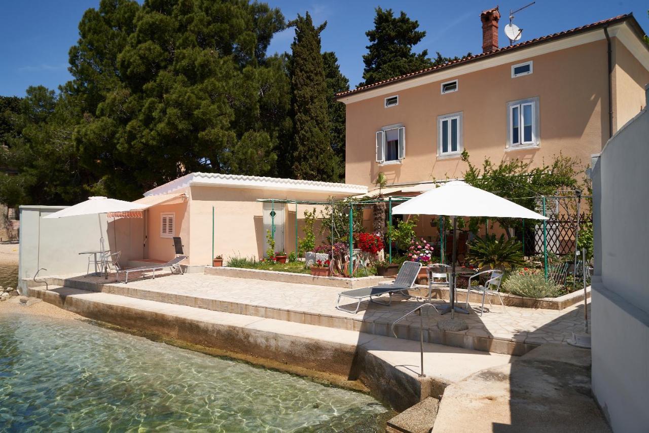 Apartments Nives Cres Exterior photo